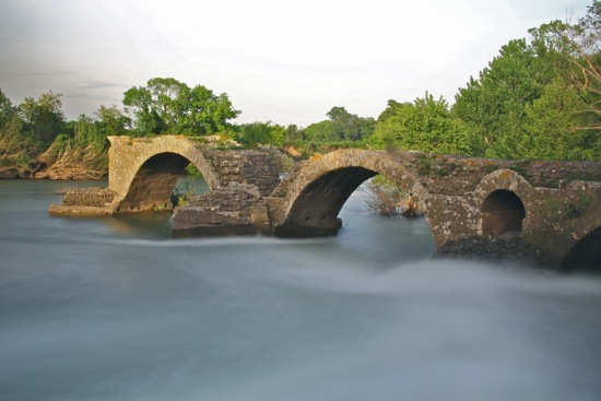 B4300162-Et le Pont Romain